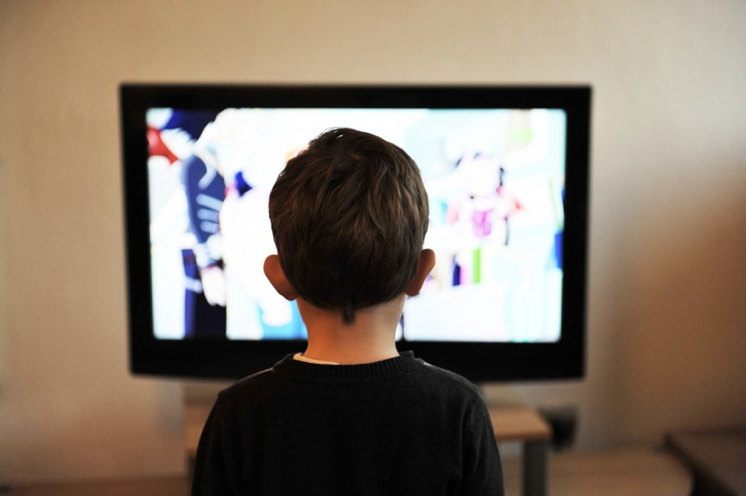 I tuoi bambini stanno guardando la tv, che cosa fai nel frattempo?